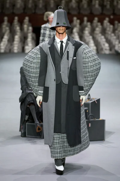 Look 25